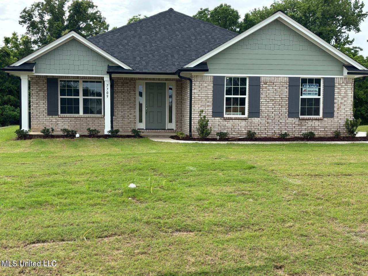 327 Cardinal Lane - Photo 1