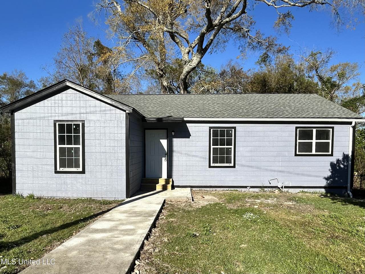 2619 18th Avenue - Photo 1