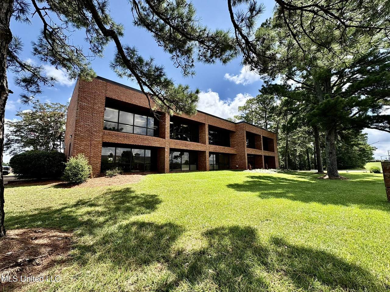 1 Woodgreen Place - Photo 1
