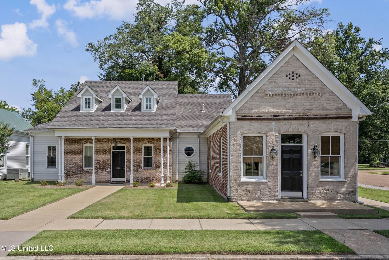 987 Harris Street - Photo 1