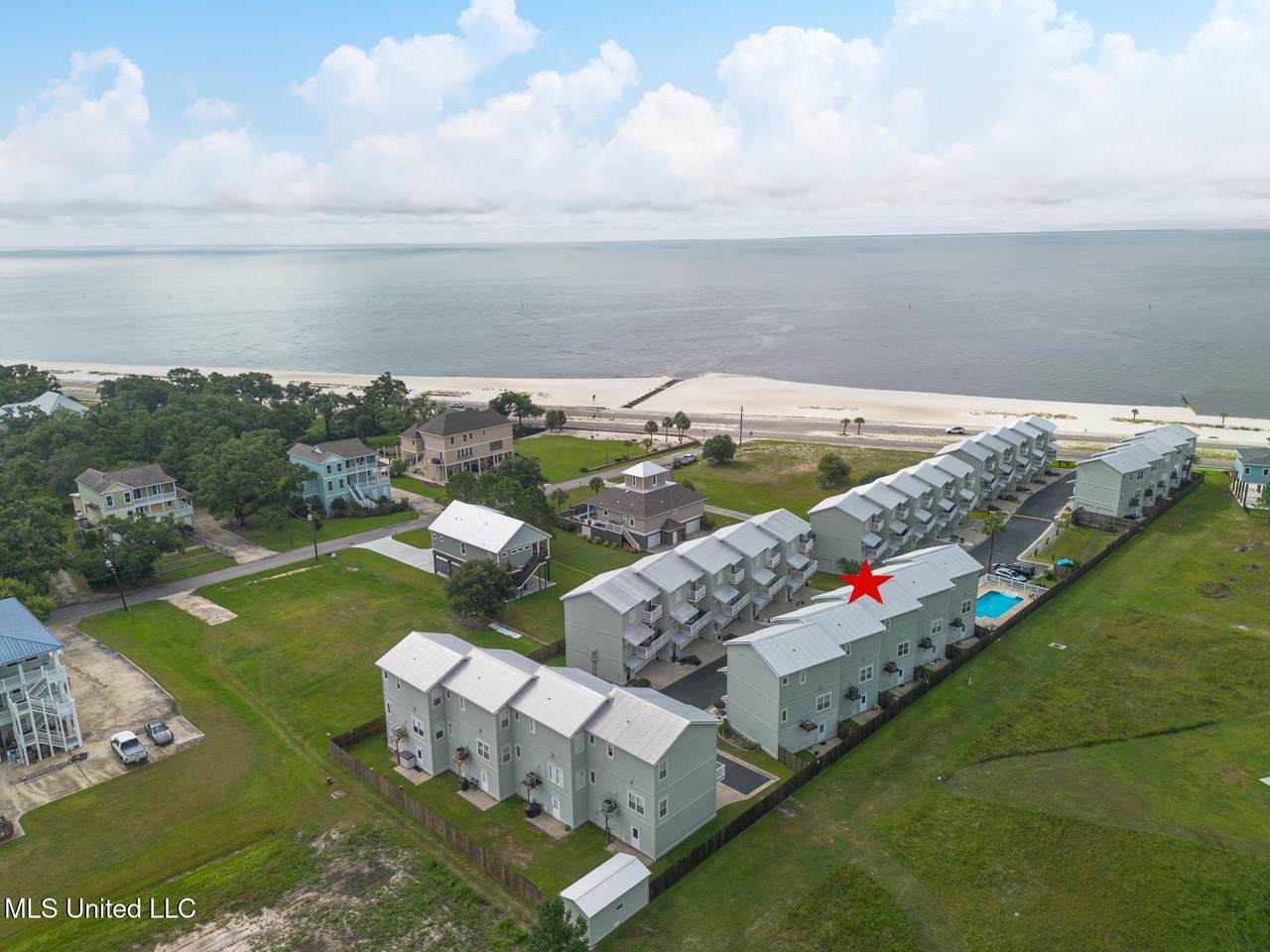 723 Beach Boulevard - Photo 1