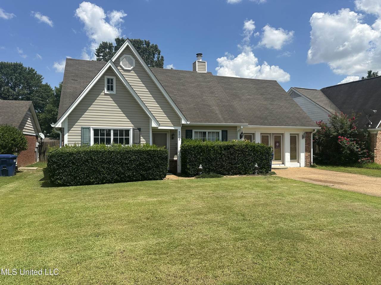 5822 Waverly Drive - Photo 1