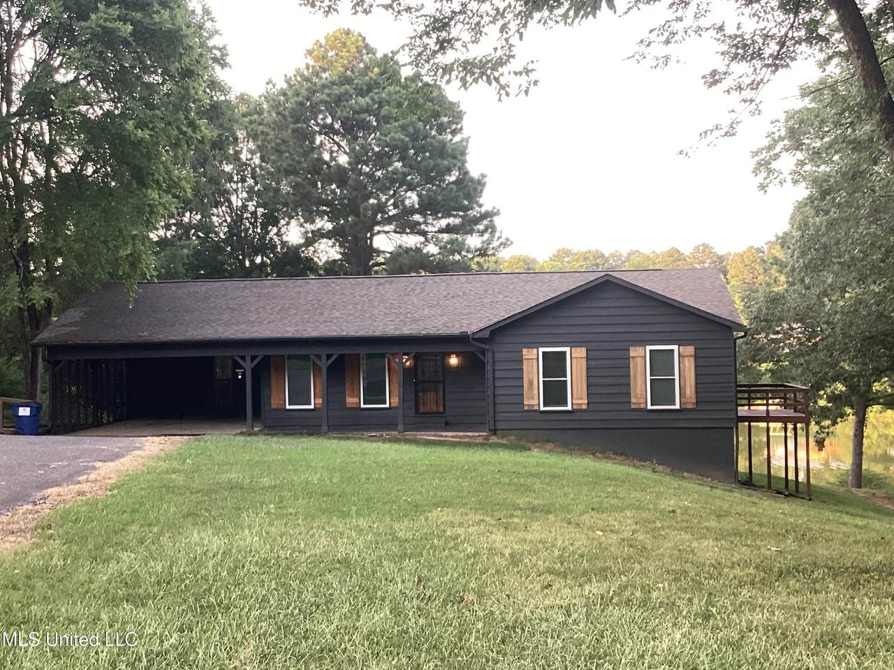 1180 Thunderbird Drive - Photo 1