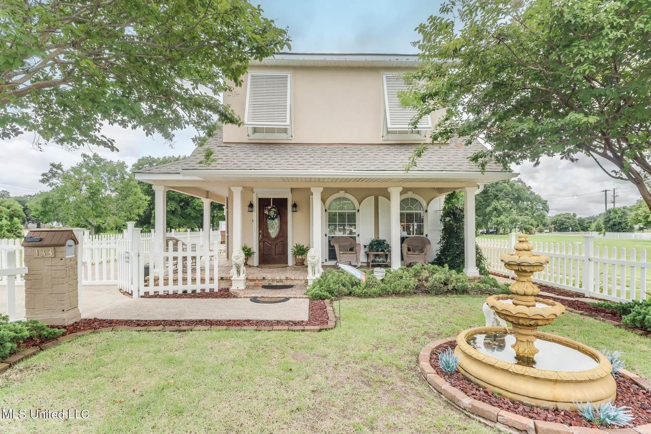 133 Myrtle Street - Photo 1
