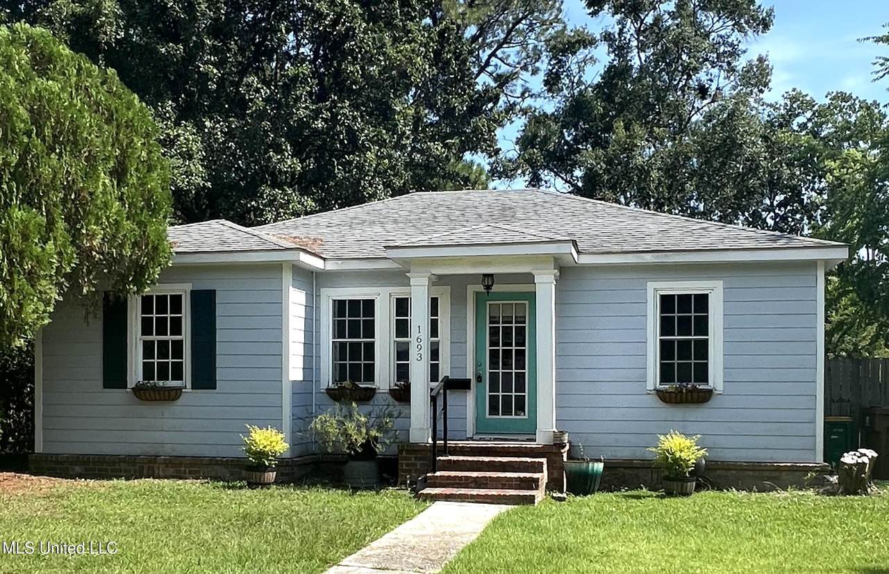 1693 Vine Street - Photo 1