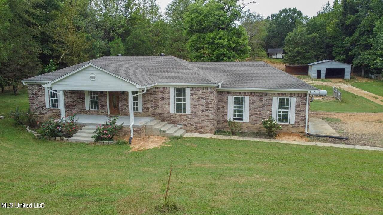 1716 Victoria Road - Photo 1