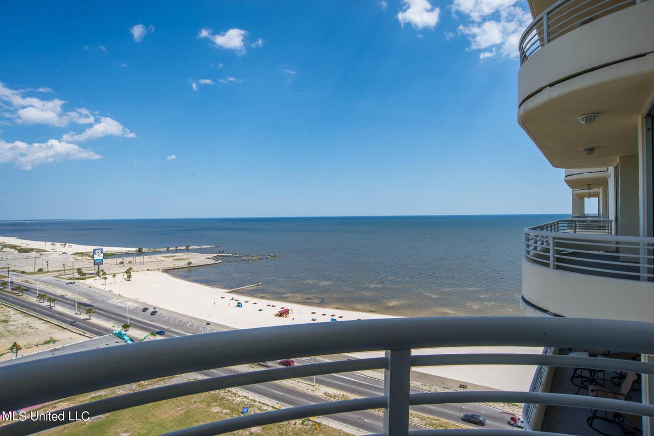 2060 Beach Boulevard - Photo 1