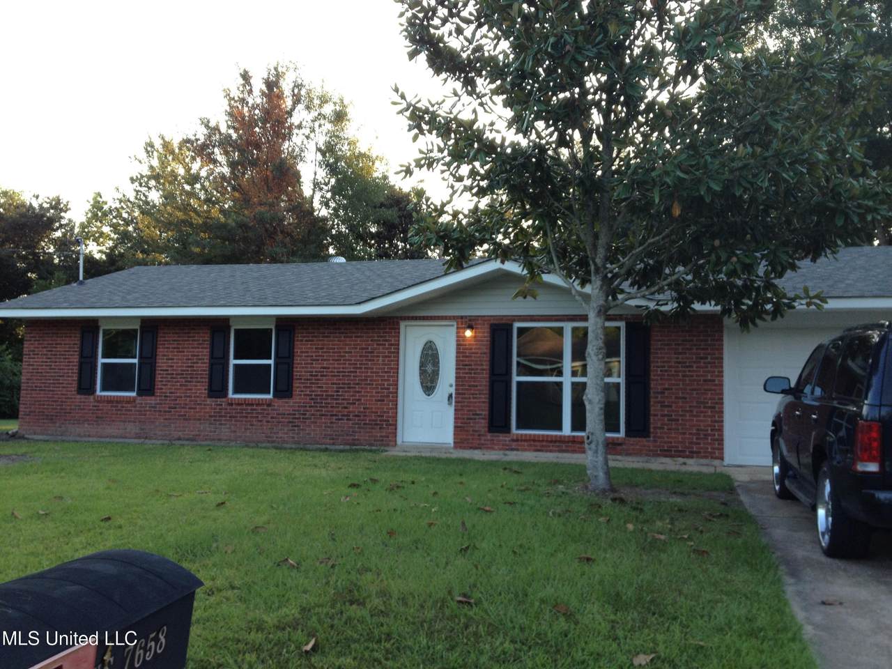7658 Lexington Drive - Photo 1