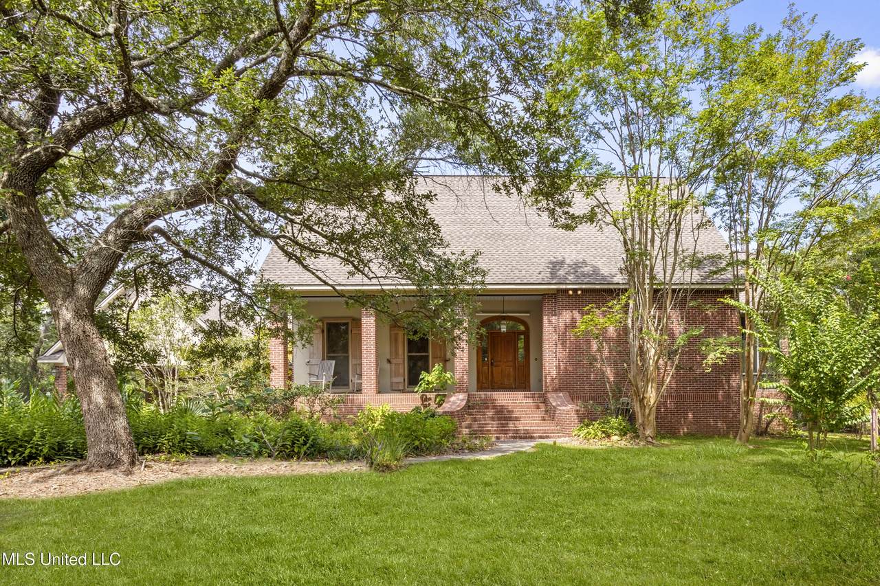 23554 Woodland Way - Photo 1