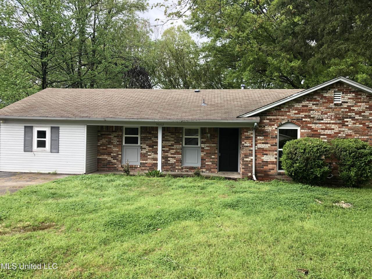 5662 Caroline Drive - Photo 1