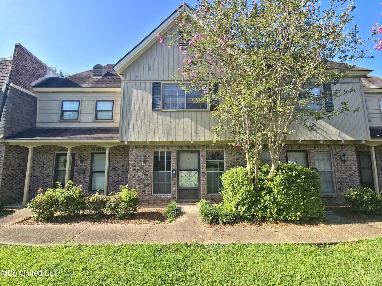 413 Kahler Street - Photo 1