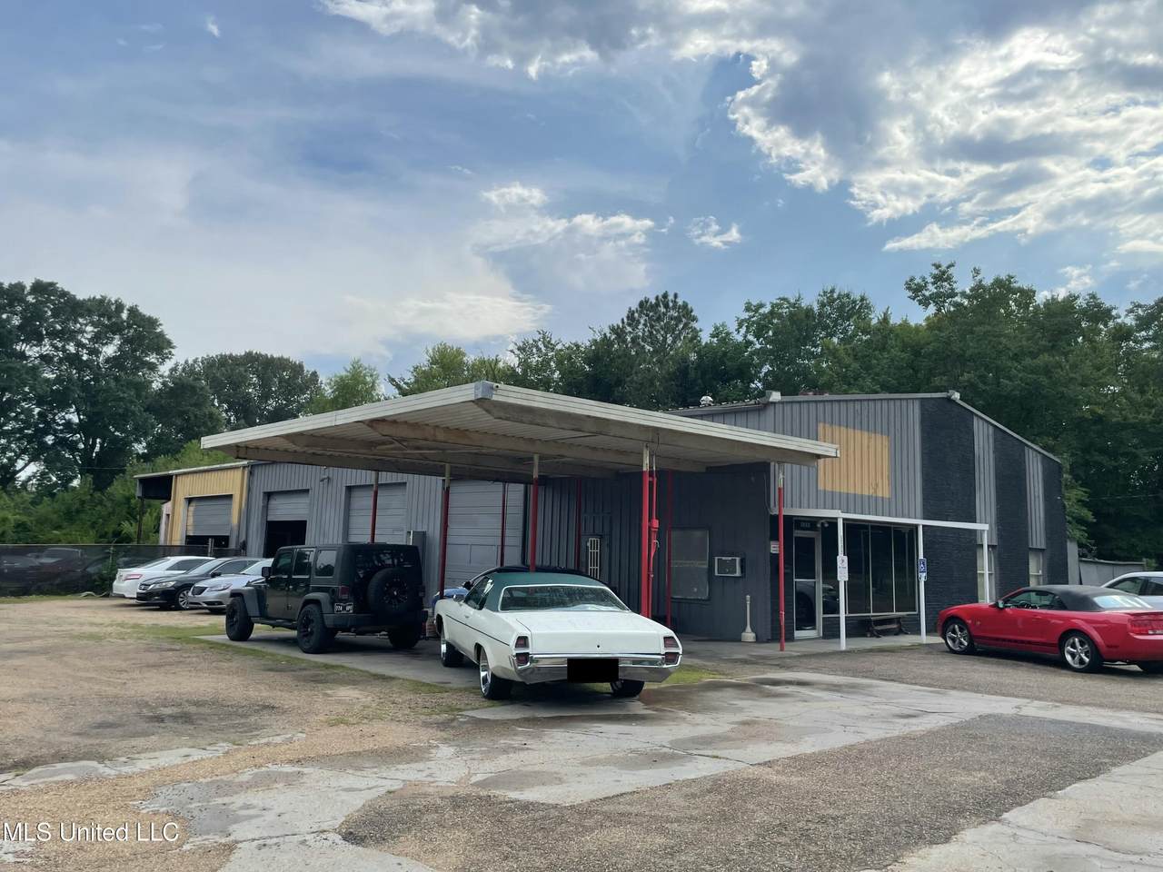 1555 Northside Drive - Photo 1