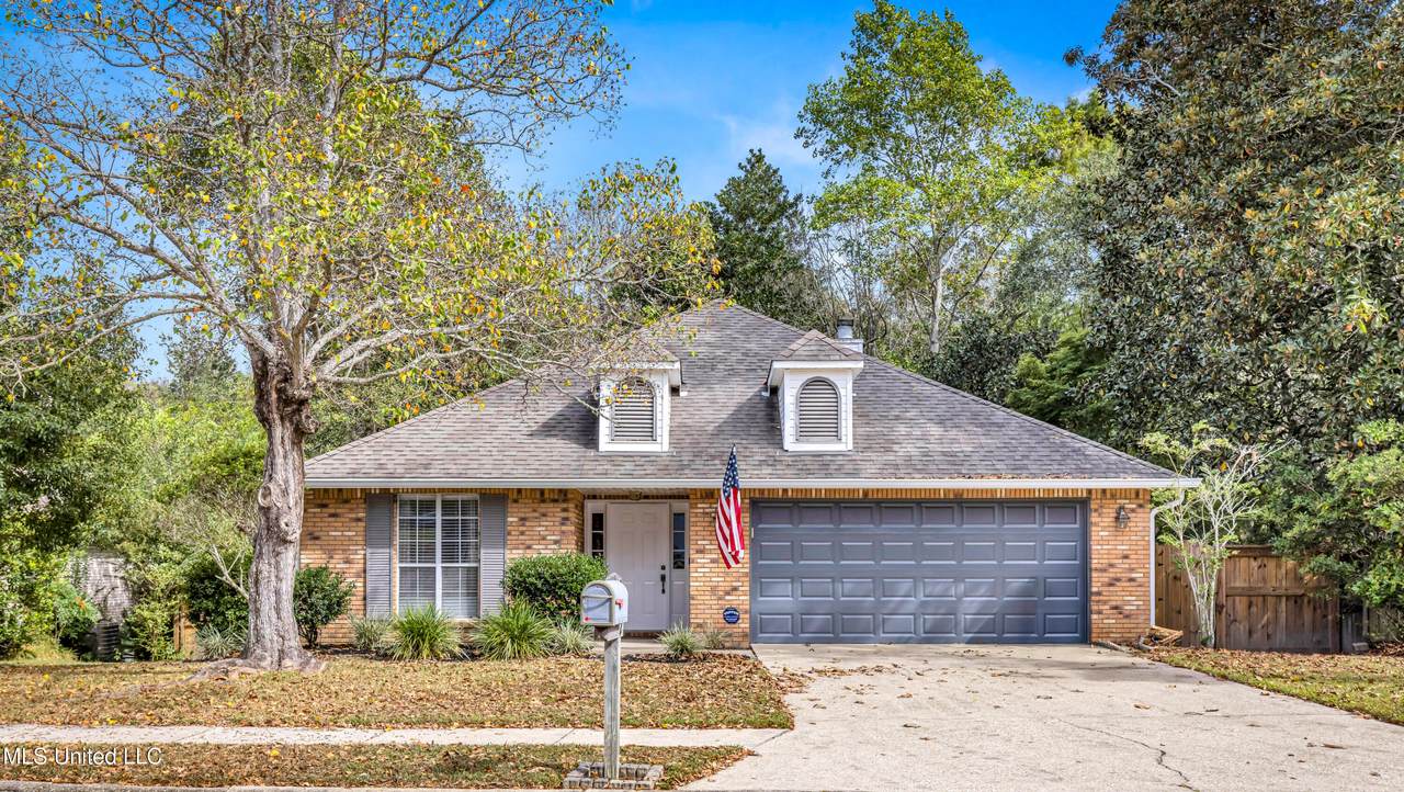 932 Bluff Ridge - Photo 1