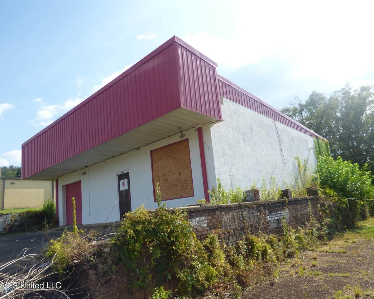 220 Railroad Boulevard - Photo 1