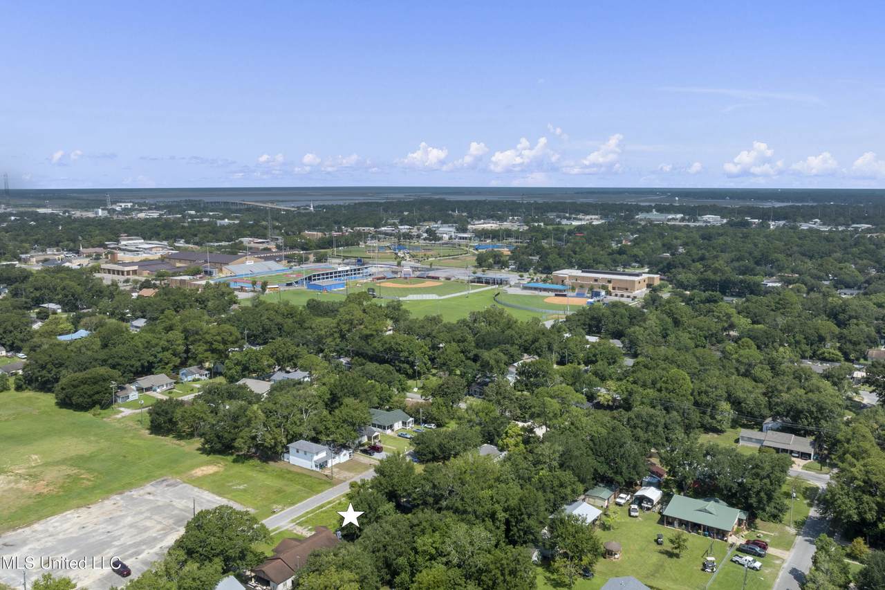 2210 12th Street - Photo 1