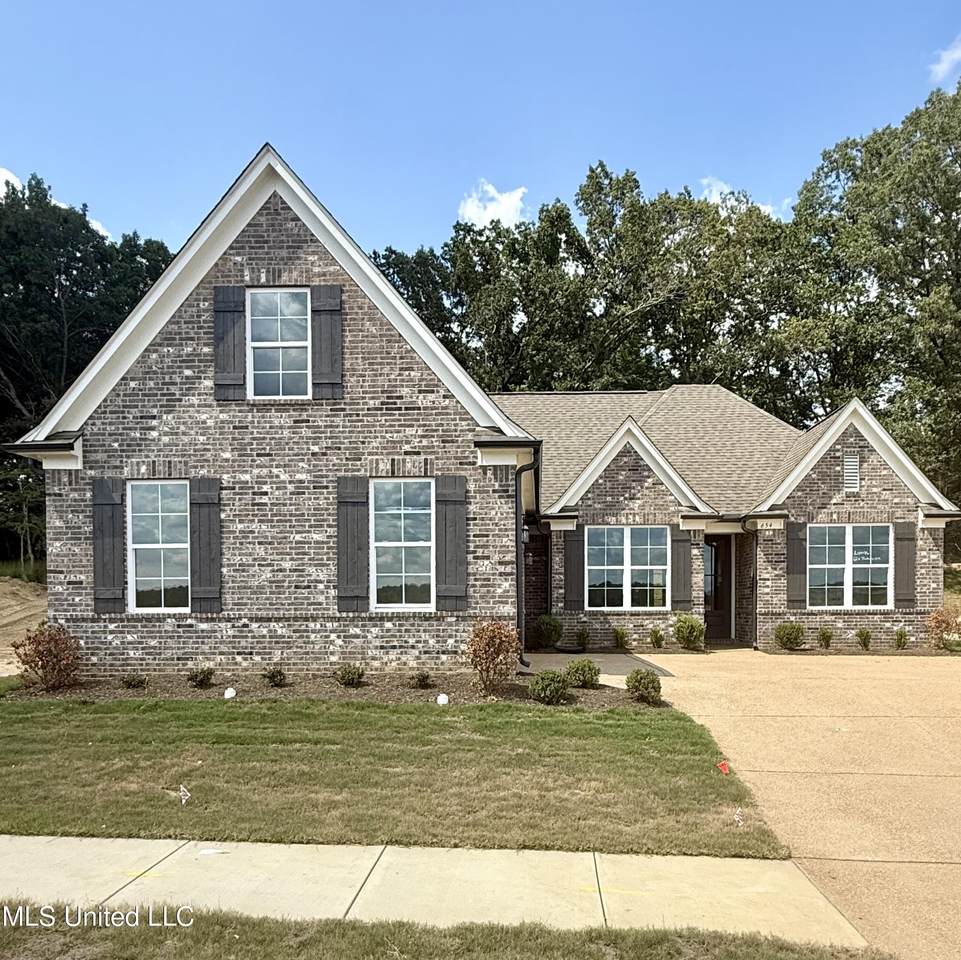 654 Tallahatchie Street - Photo 1