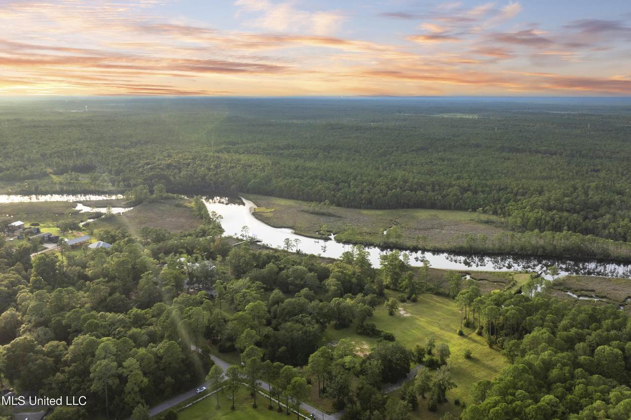 8908 Dixie Street - Photo 1