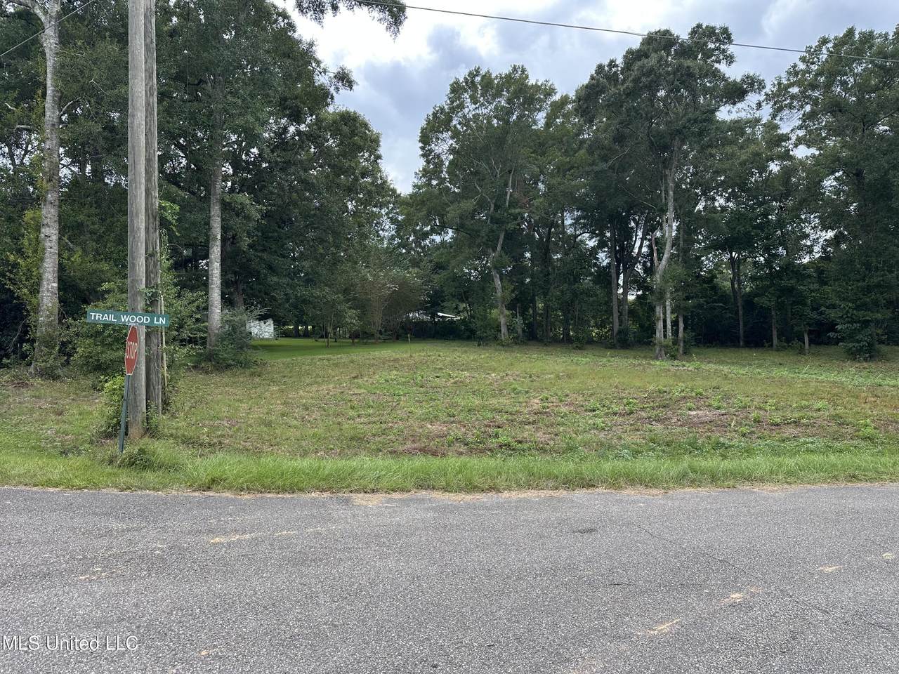 114 Highlands Drive - Photo 1