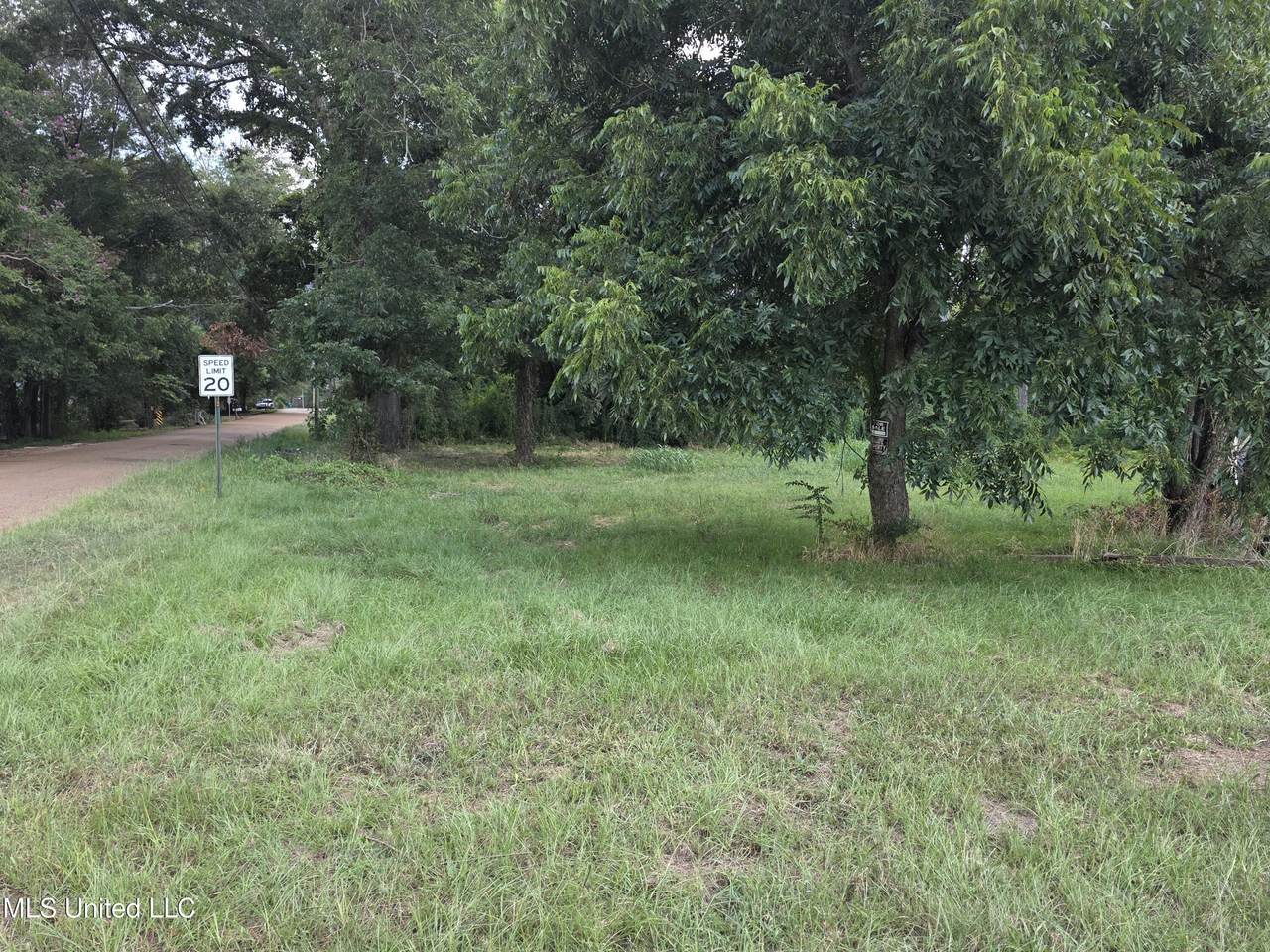 https://bt-photos.global.ssl.fastly.net/united/1280_boomver_1_4122462-2.jpg