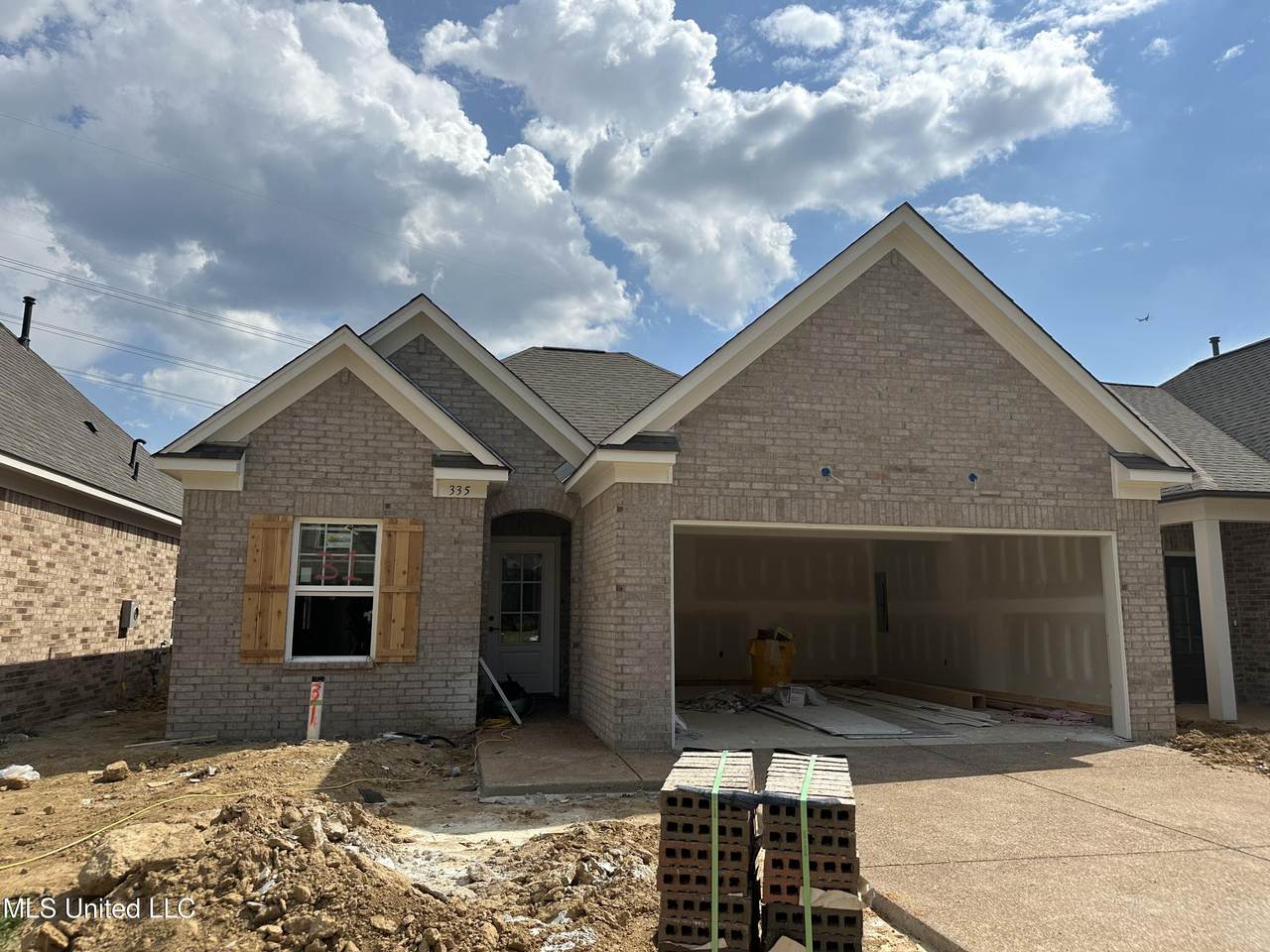 335 Flower Garden Drive - Photo 1