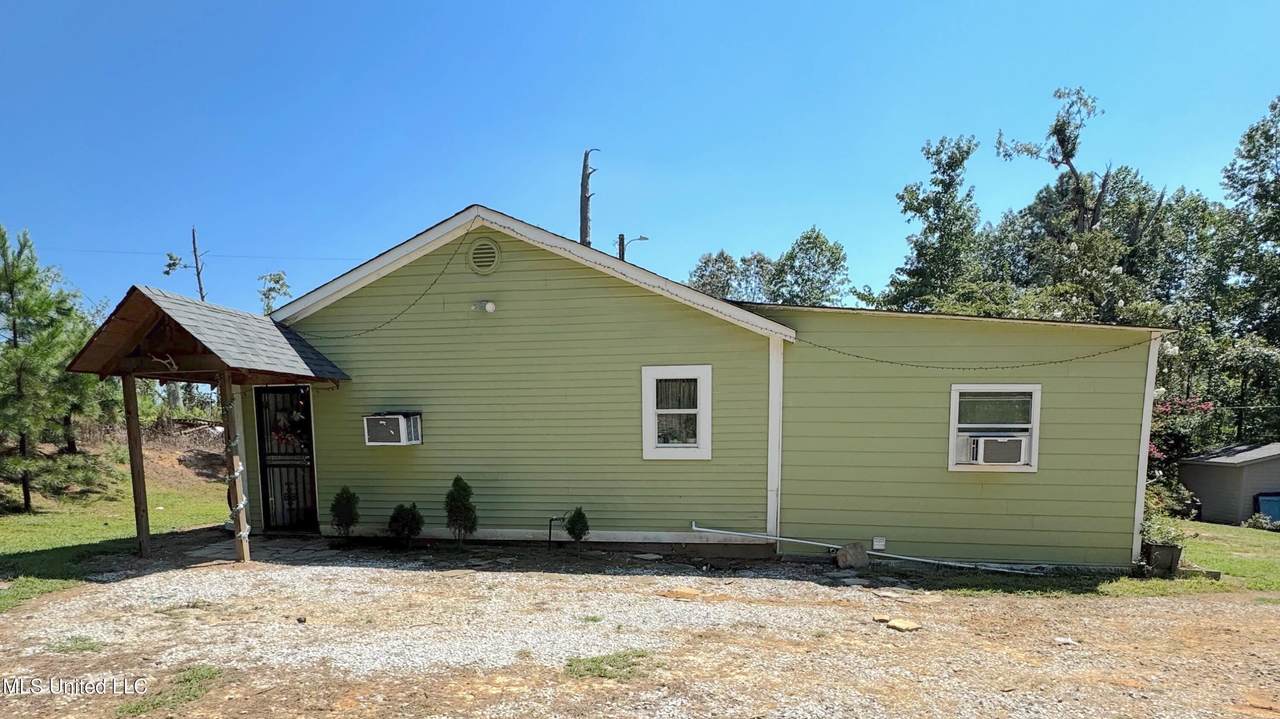 853 Lakeside Drive - Photo 1