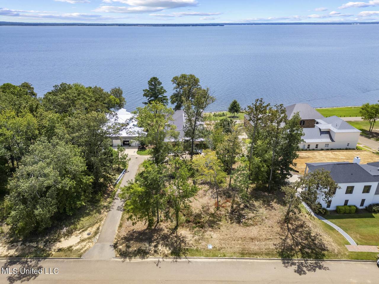 187 Natchez Drive - Photo 1