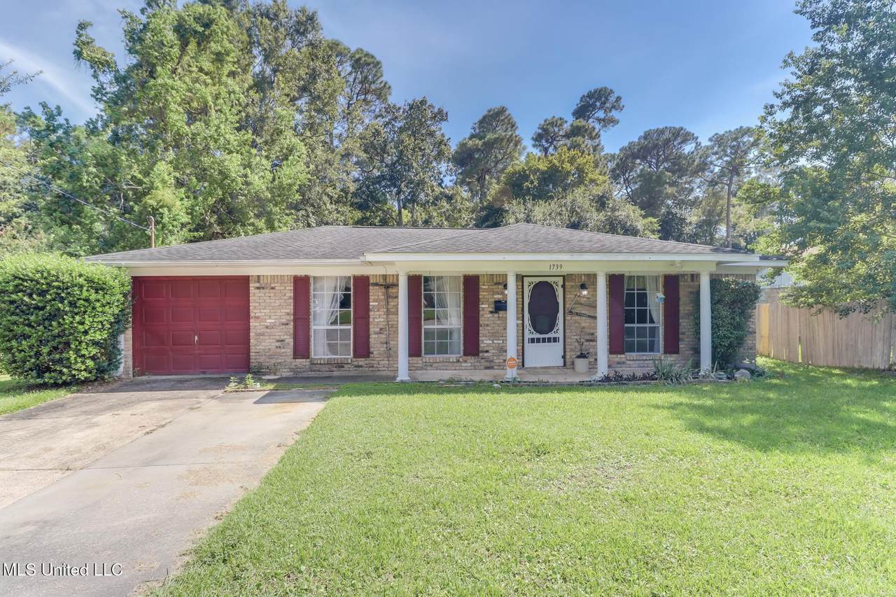 1739 Thomas Jefferson Drive - Photo 1