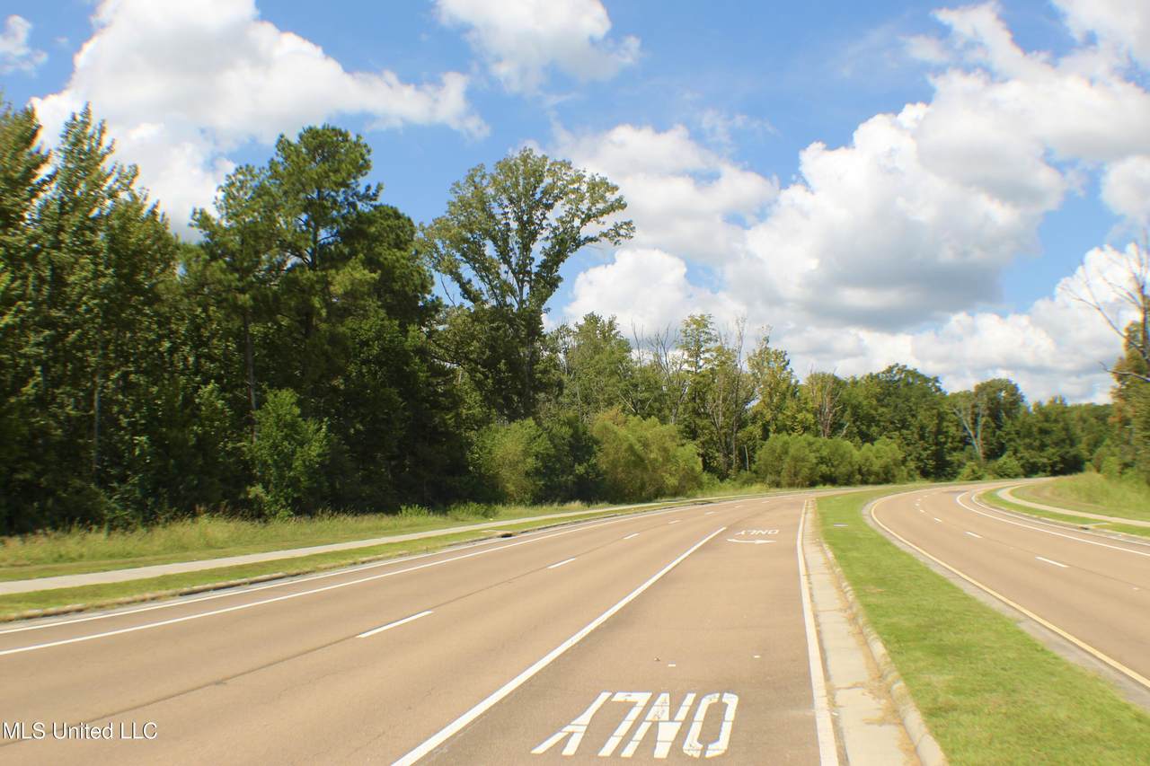  Hind Parkway - Photo 1