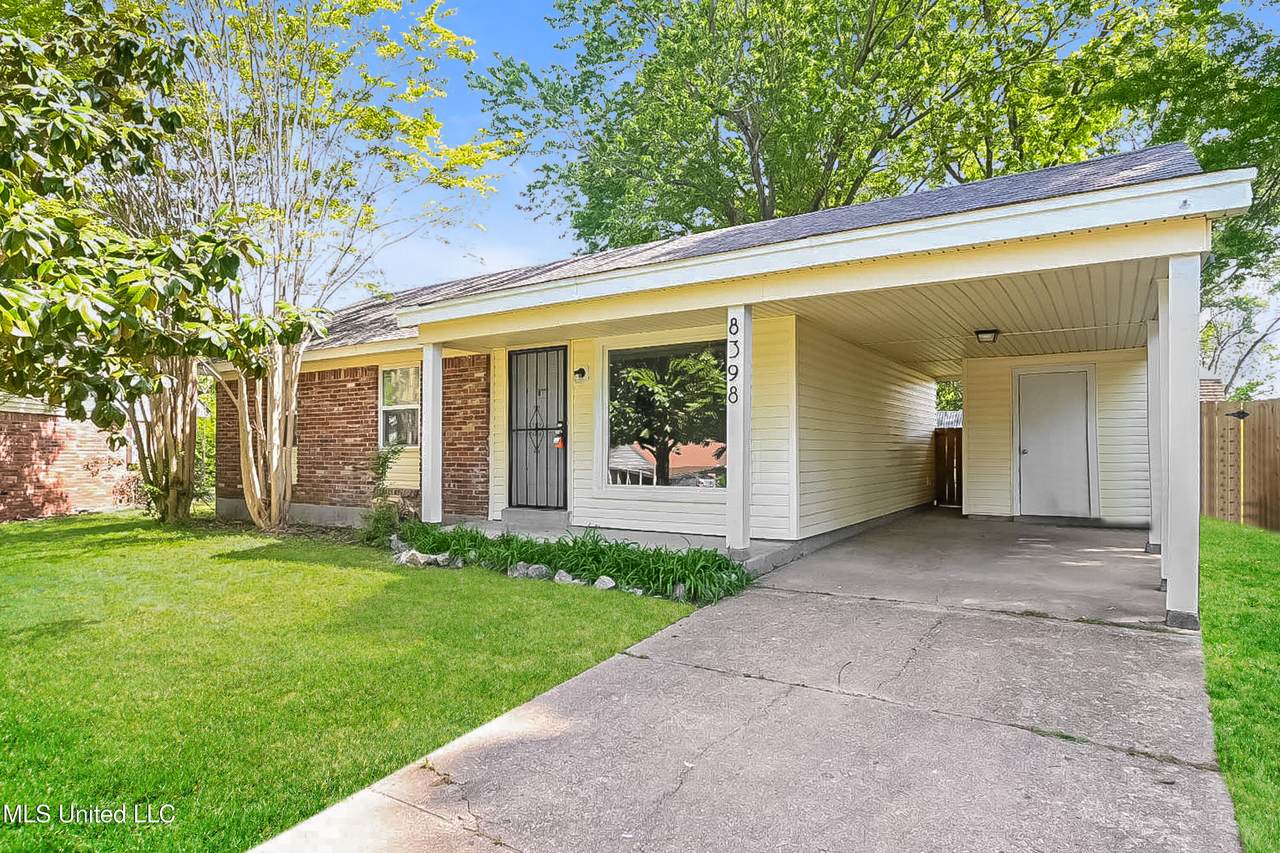 8398 Hickory Cove - Photo 1