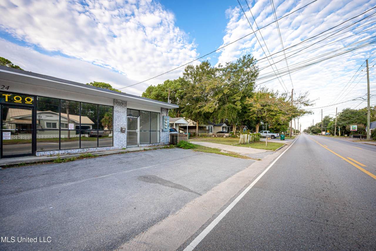 2122 Ingalls Avenue - Photo 1