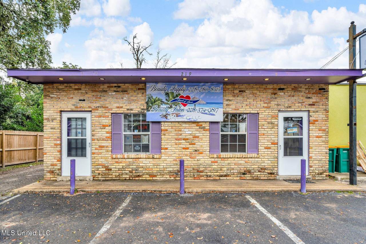 219 Porter Avenue - Photo 1