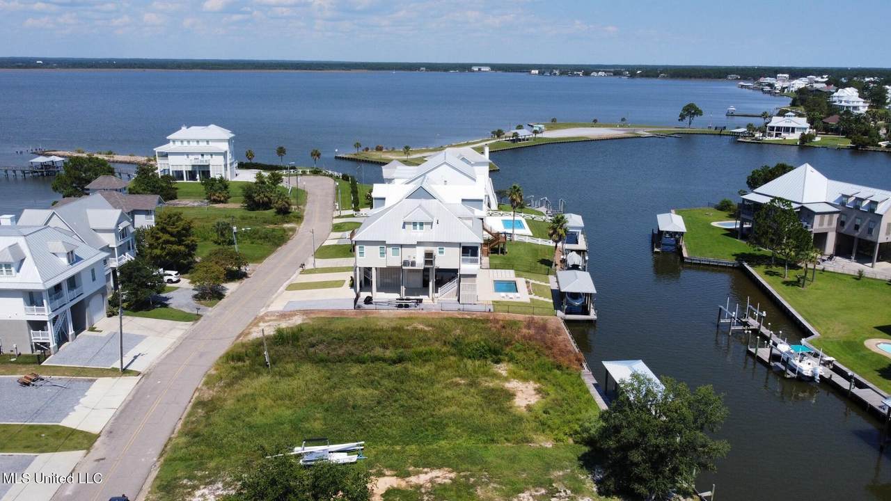 616 Sandy Hook Drive - Photo 1