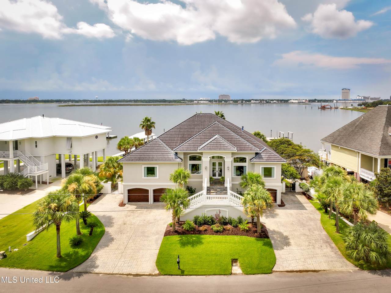 15621 Rue Dauphine Circle - Photo 1