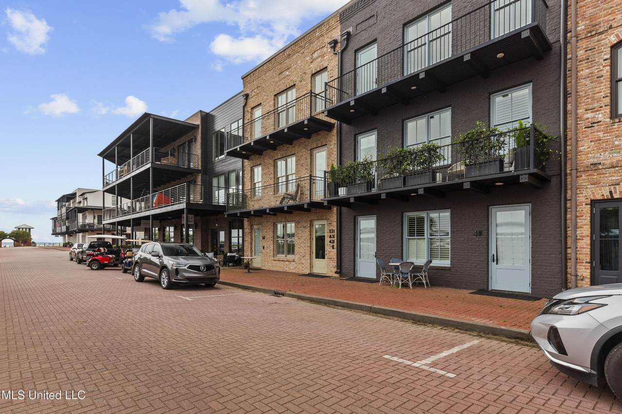 145 Republic Street - Photo 1