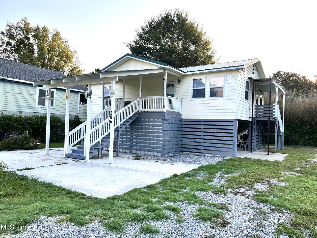 206 Gulf Drive - Photo 1