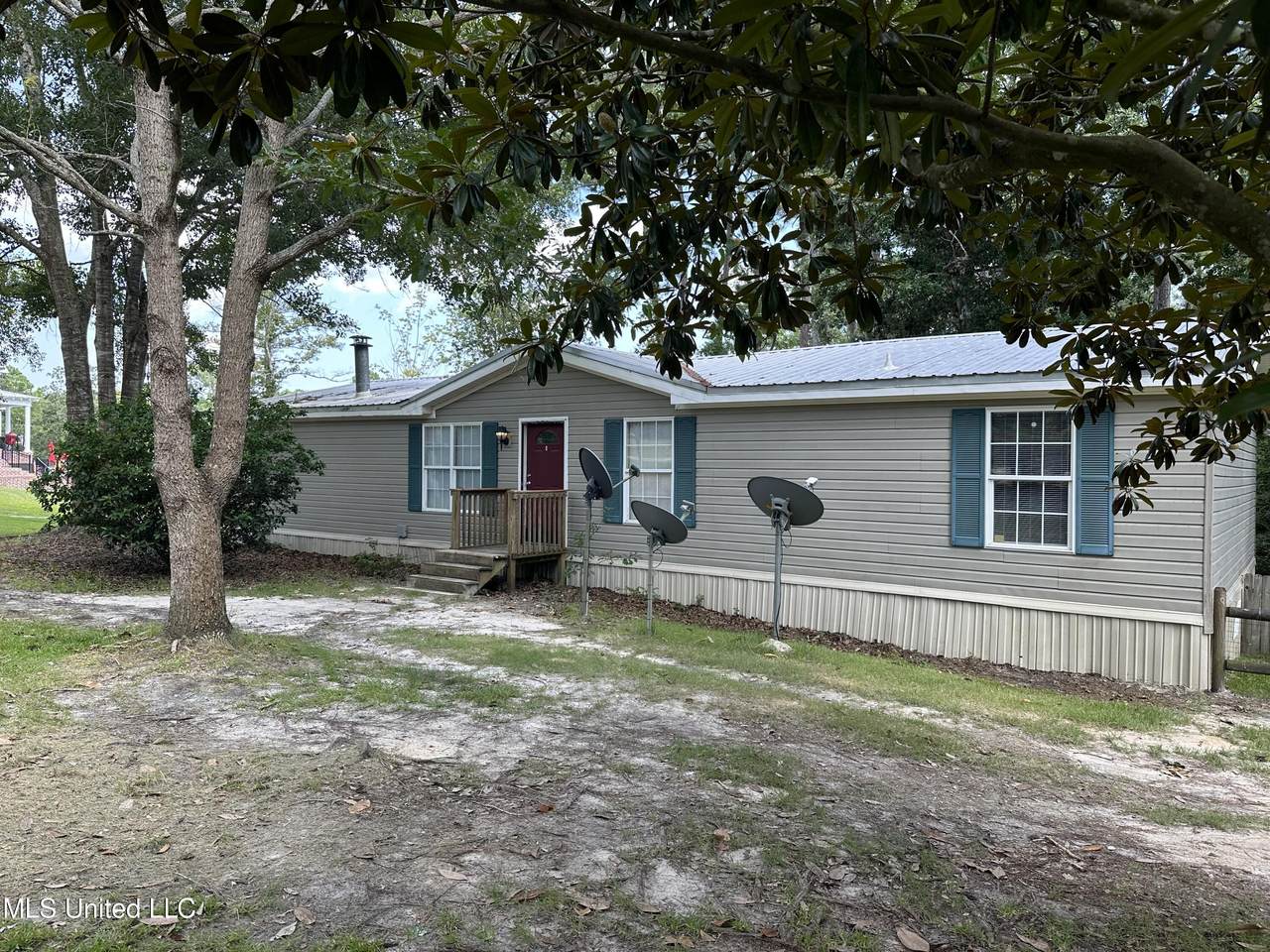 6601 Woodlake Lane - Photo 1