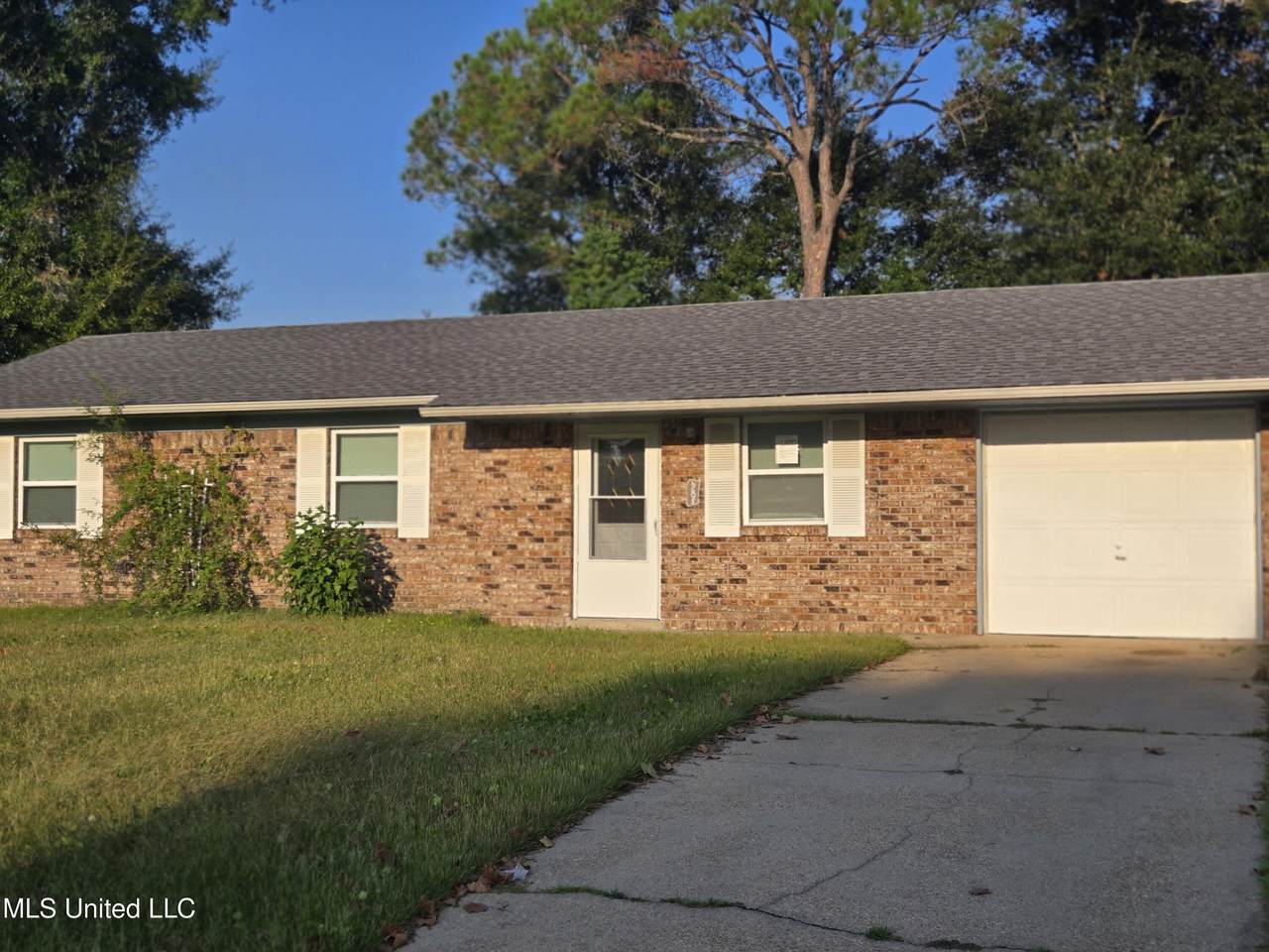 6505 Columbus Circle - Photo 1