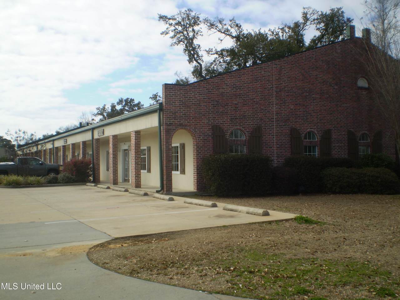 925 Tommy Munro Drive - Photo 1