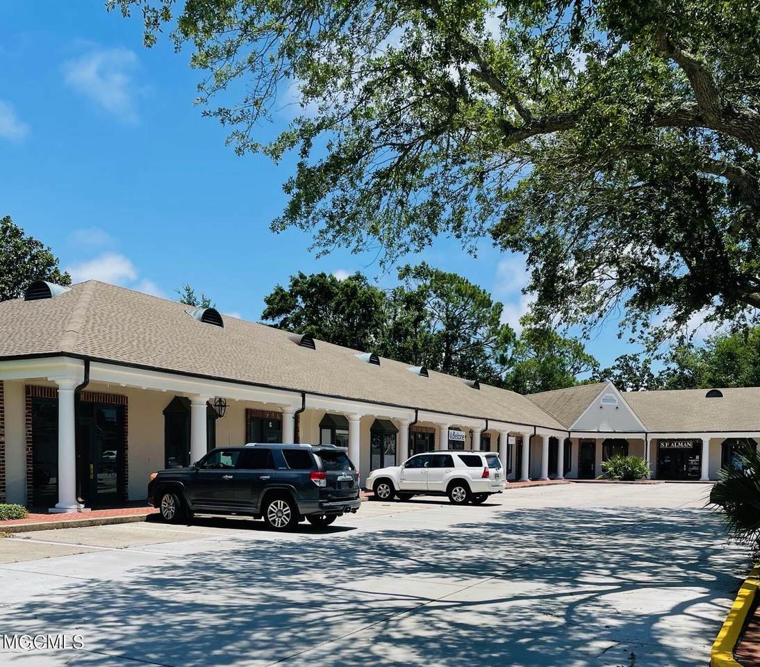 452 Courthouse Road - Photo 1