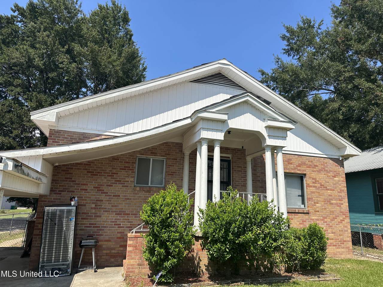 305 Florida Avenue - Photo 1