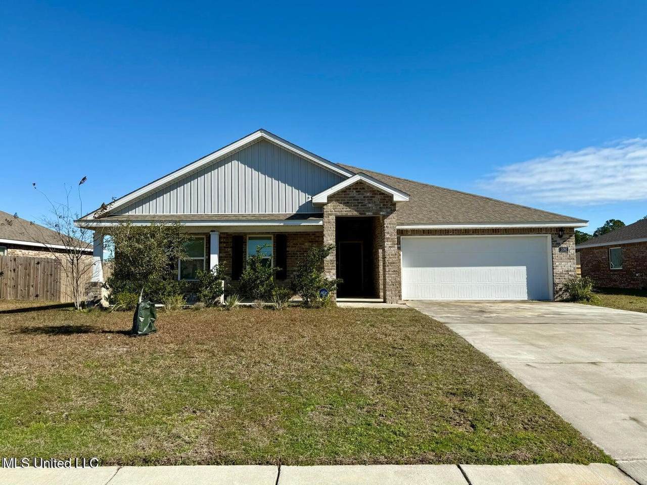 1091 Enclave Circle - Photo 1