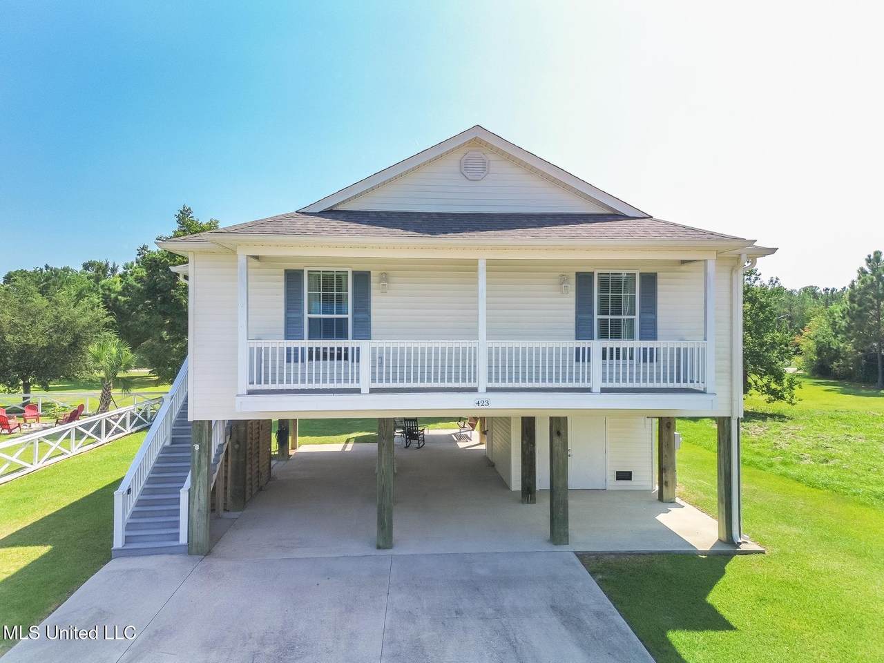 423 Sears Avenue - Photo 1