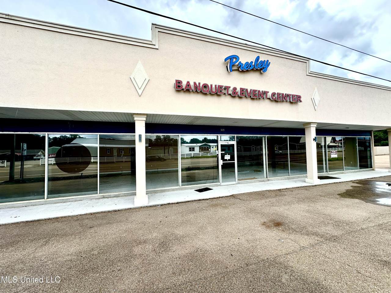 529 Presley Boulevard - Photo 1