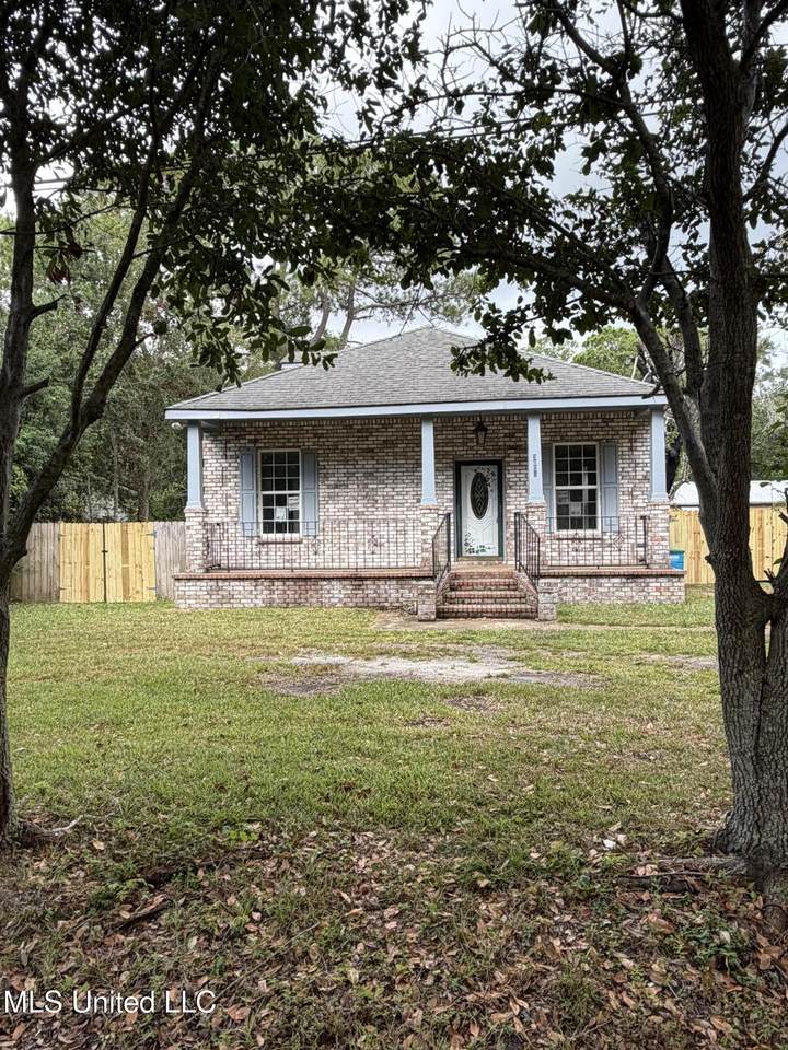 3006 Meteor Street - Photo 1