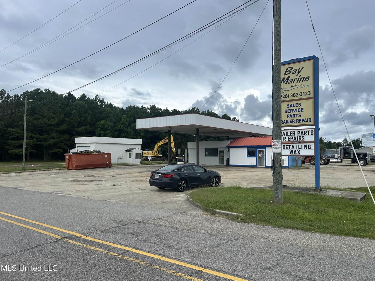 6005 Washington Avenue - Photo 1