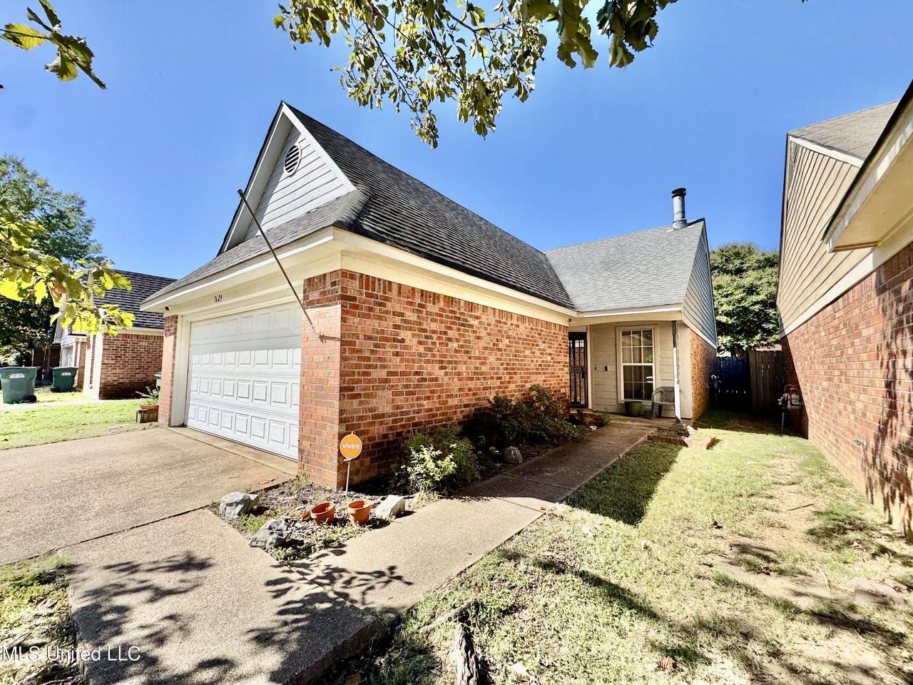 7629 Iris Drive - Photo 1