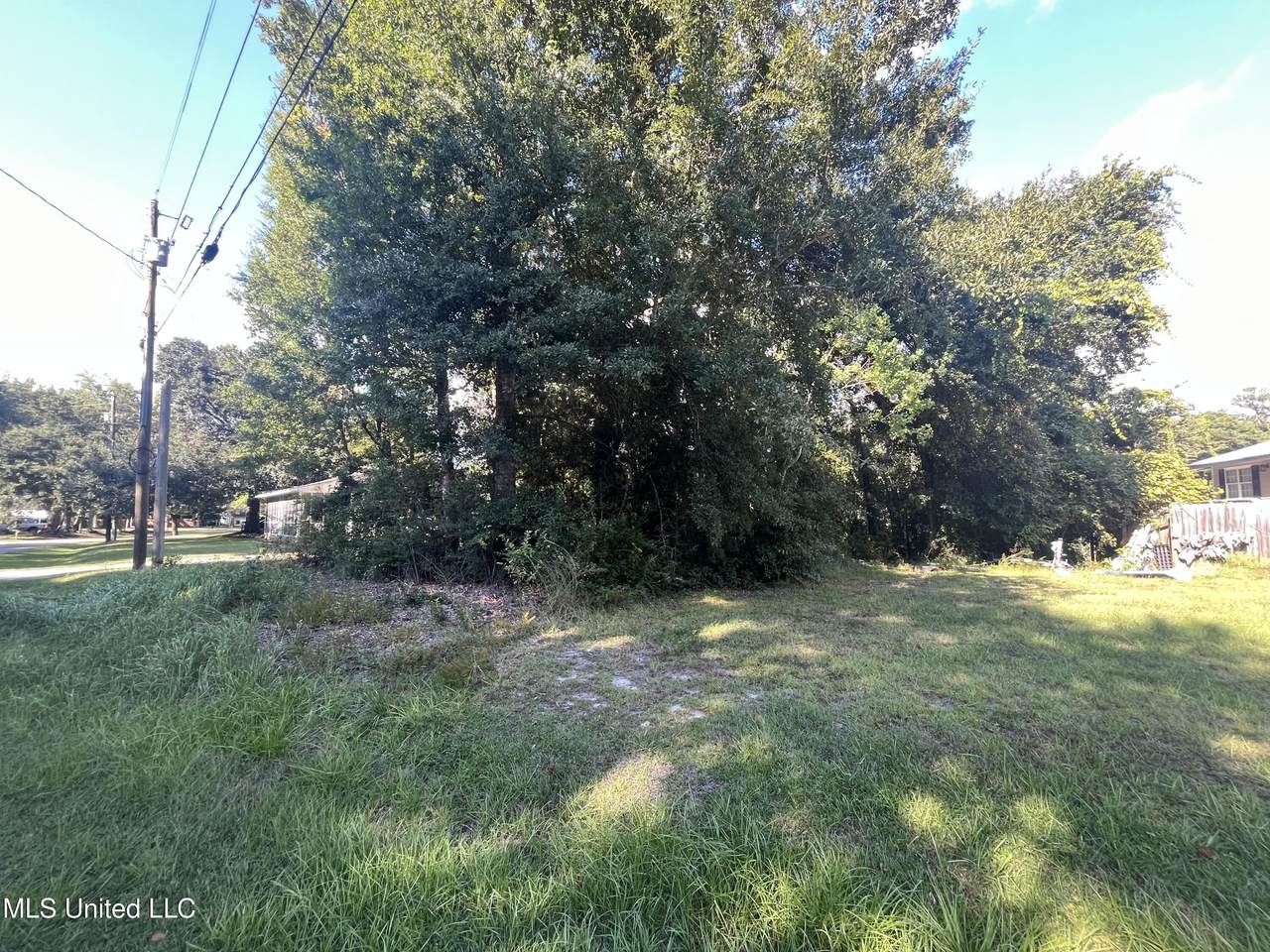 2520 Bahama Drive - Photo 1