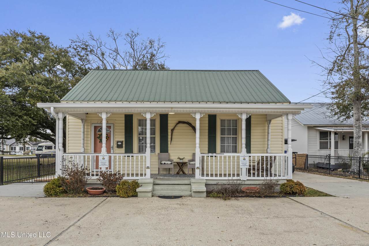 1705 Government Street - Photo 1