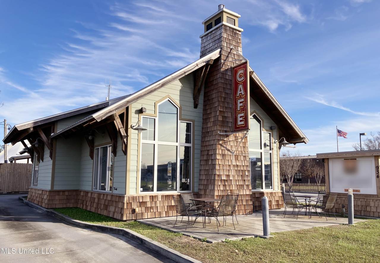 934 Cedar Lake Road - Photo 1