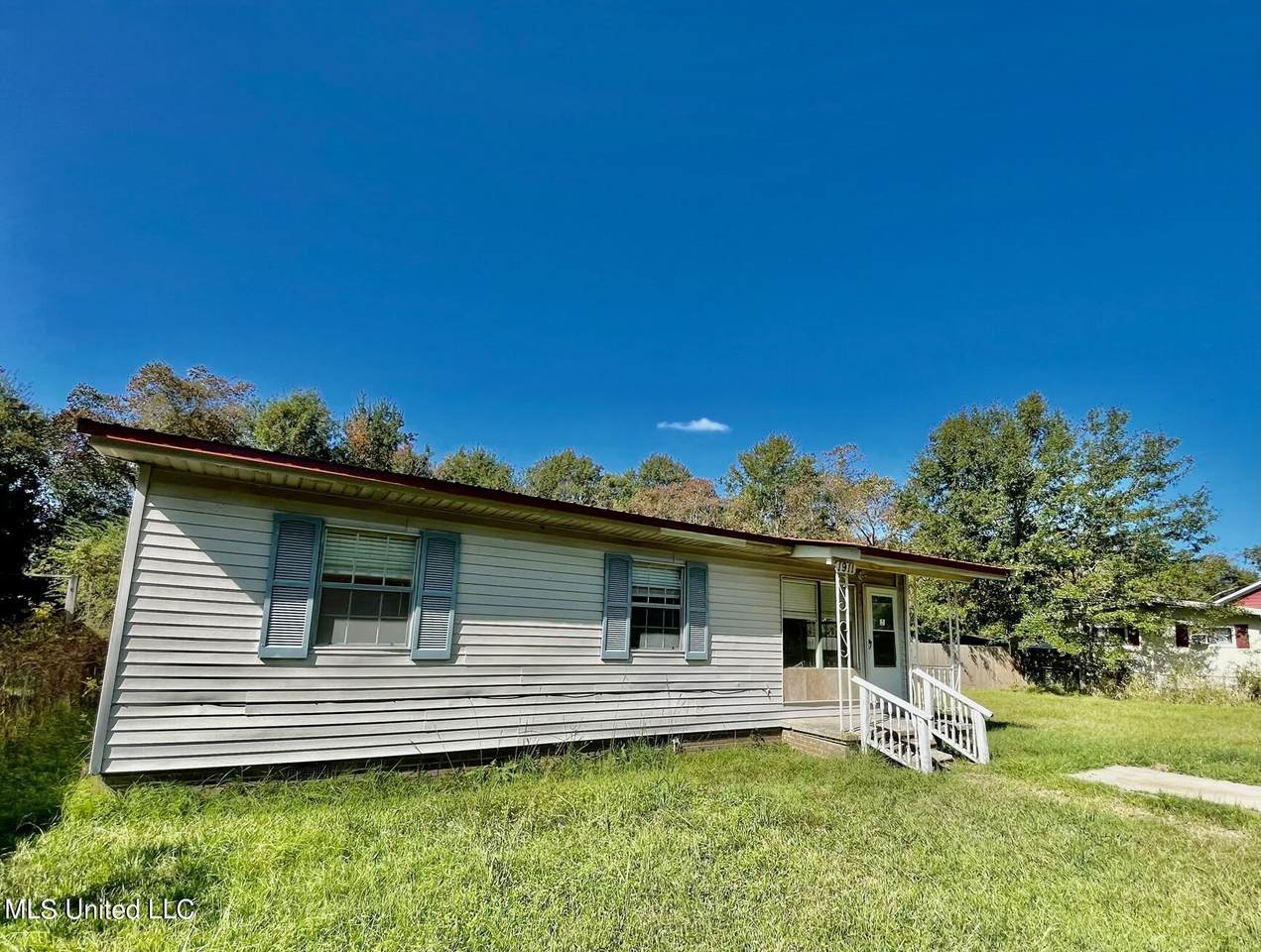 1911 43rd Avenue - Photo 1